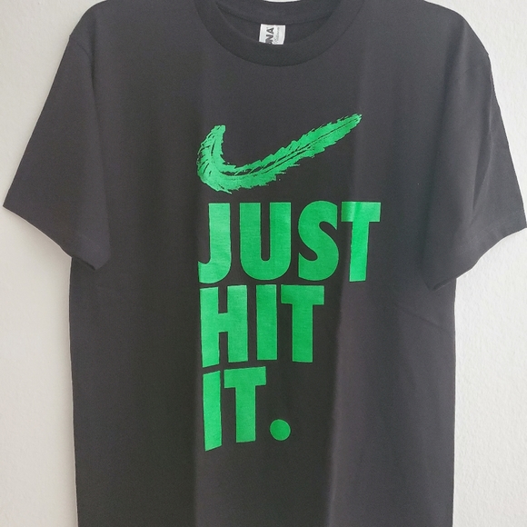 New black graphic t-shirt sizes M,L,XL - Picture 1 of 1